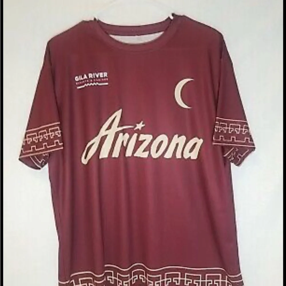 Arizona Coyotes Shane Doan give away shirt size XL. Brand New - Picture 3 of 3
